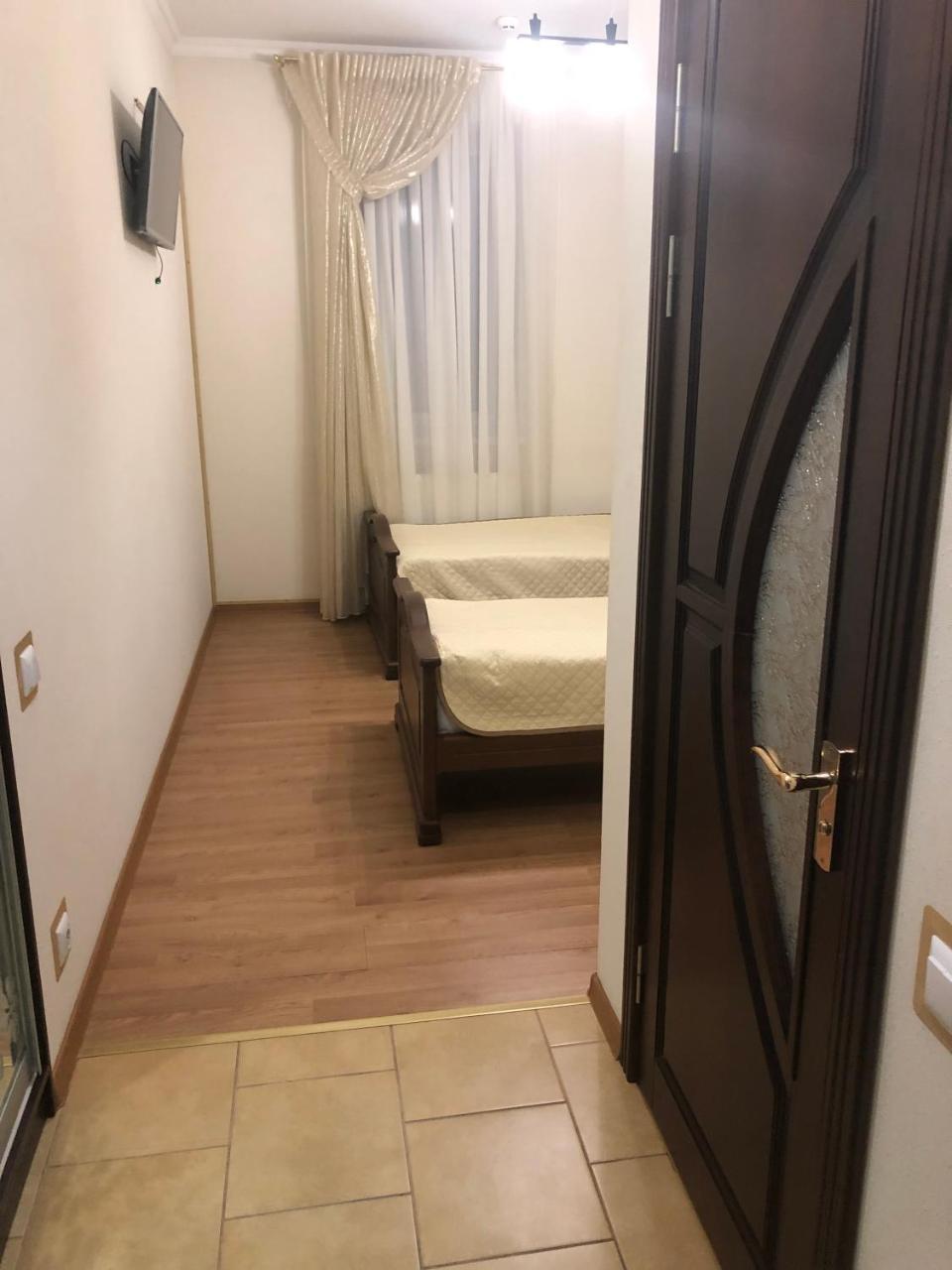 Motel Sarny  Экстерьер фото